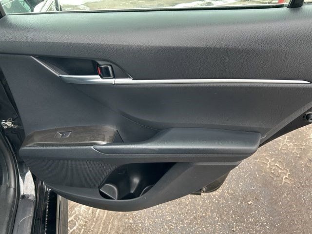 Toyota Camry SE 2022