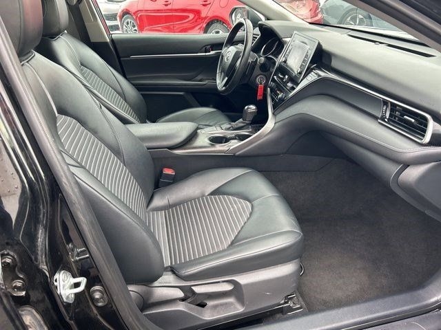 Toyota Camry SE 2022