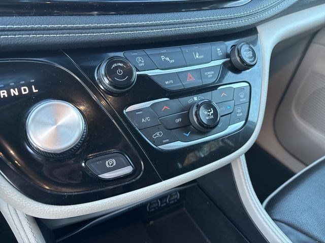 Chrysler Pacifica Limited 2023