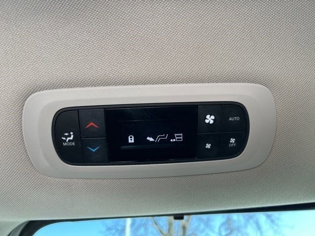 Chrysler Pacifica Touring L 2023