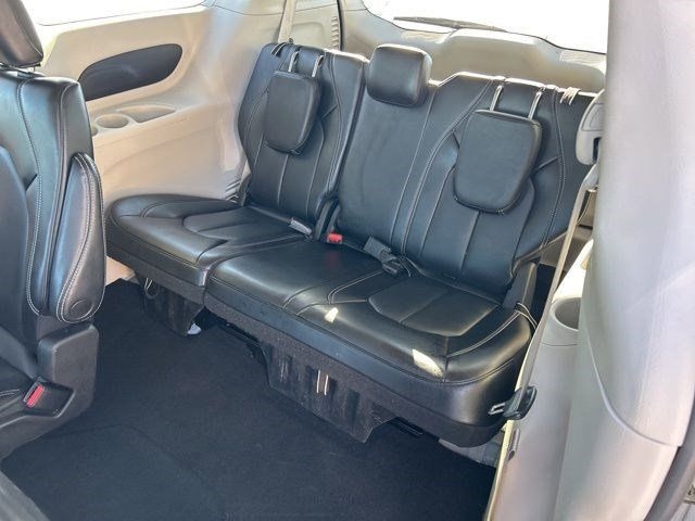 Chrysler Pacifica Touring L 2023