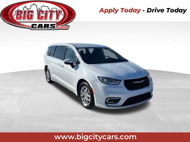 Chrysler Pacifica Touring L 2023