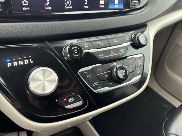 Chrysler Pacifica Touring L 2023