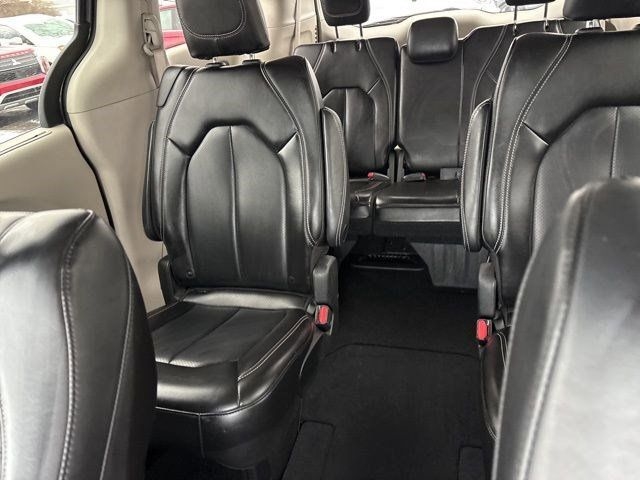 Chrysler Pacifica Touring L 2023