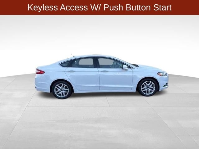 Ford Fusion SE 2016