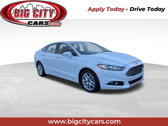 2016 Ford Fusion SE's photo