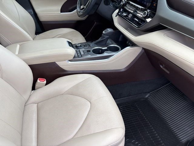 Toyota Highlander Limited AWD V6 2020