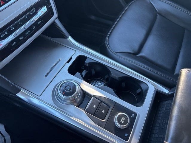 Ford Explorer XLT 4WD 2023