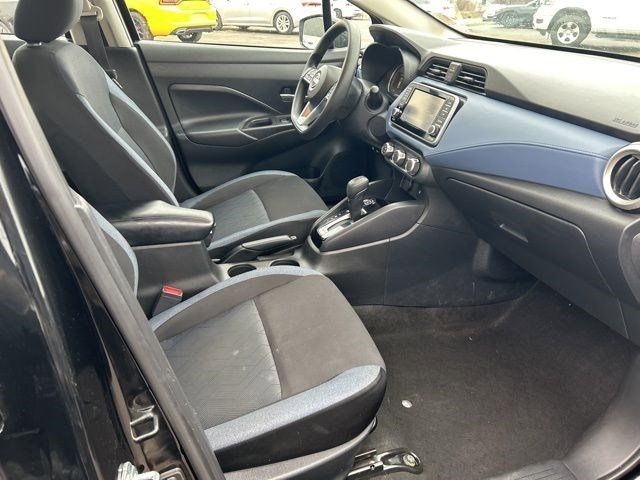 Nissan Versa  2023