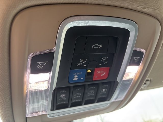 RAM 1500 Laramie Crew Cab SWB 4WD 2019