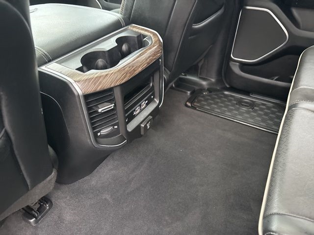 RAM 1500 Laramie Crew Cab SWB 4WD 2019