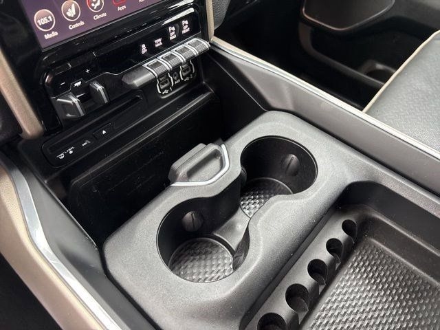 RAM 1500 Laramie Crew Cab SWB 4WD 2019