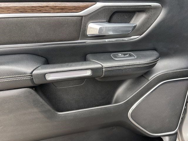 RAM 1500 Laramie Crew Cab SWB 4WD 2019