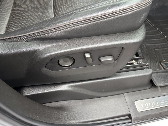 Chevrolet Suburban High Country 4WD 2021