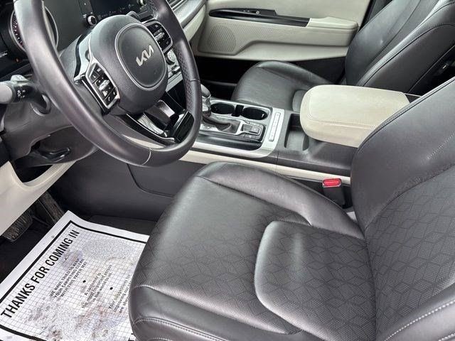 Kia Carnival LX 2024