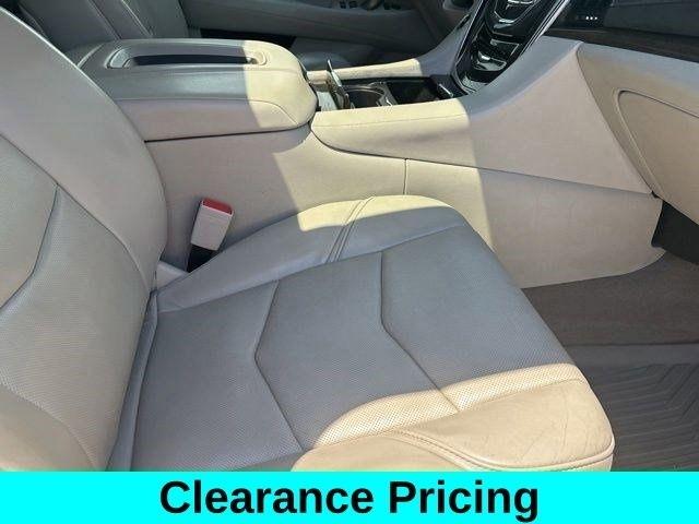 Cadillac Escalade ESV 4WD 4dr Luxury 2018