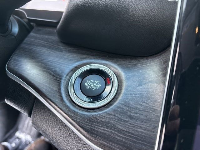 Jeep Grand Cherokee L Limited 4WD 2022