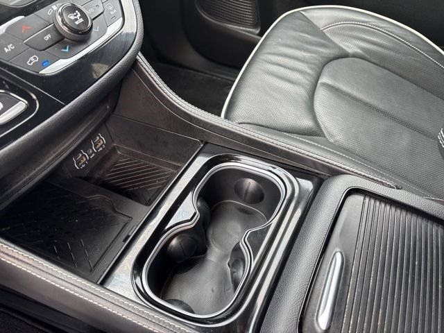 Chrysler Pacifica Limited 2025