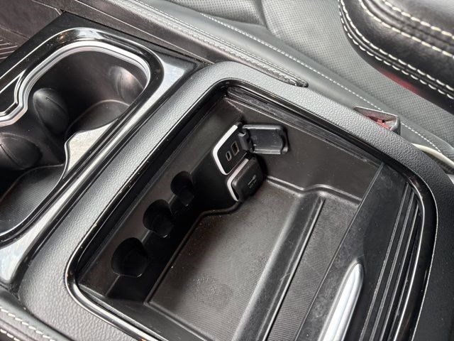 Chrysler Pacifica Limited 2025