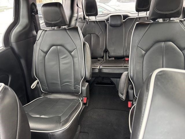 Chrysler Pacifica Limited 2025