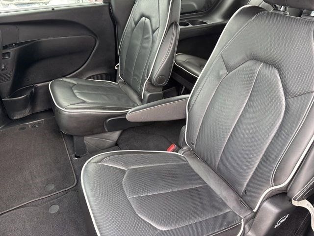 Chrysler Pacifica Limited 2025