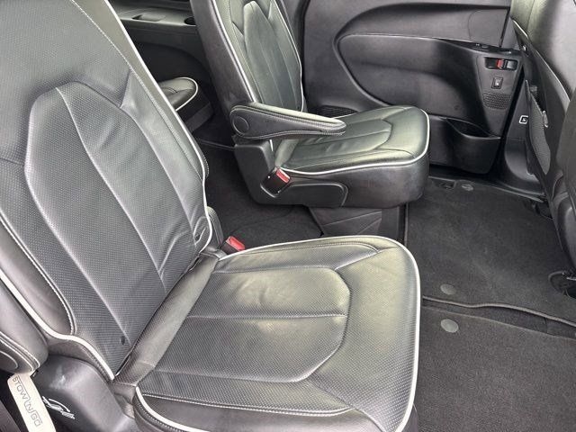 Chrysler Pacifica Limited 2025