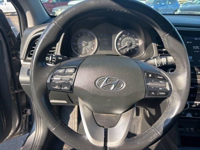 Hyundai Elantra  2020