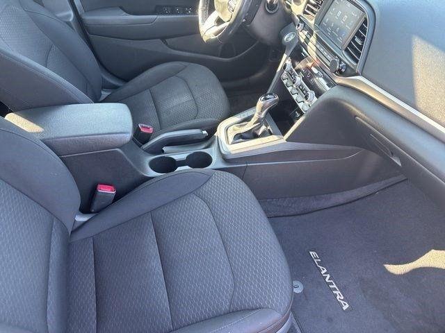 Hyundai Elantra  2020