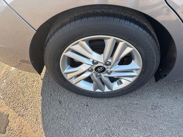 Hyundai Elantra  2020