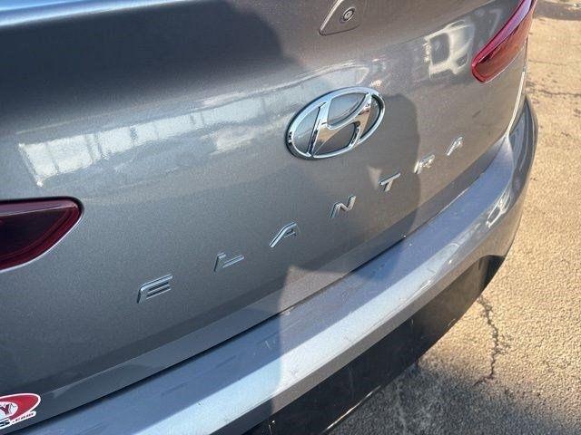 Hyundai Elantra  2020