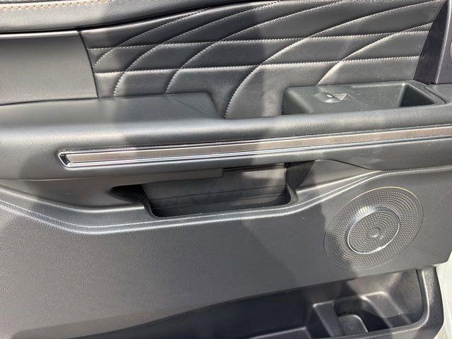 Ford Expedition MAX Platinum 4WD 2023