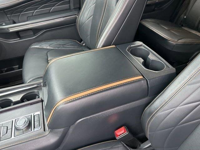 Ford Expedition Platinum 4WD 2023