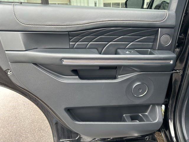 Ford Expedition Platinum 4WD 2023