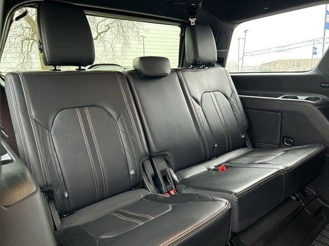 Ford Expedition Platinum 4WD 2023