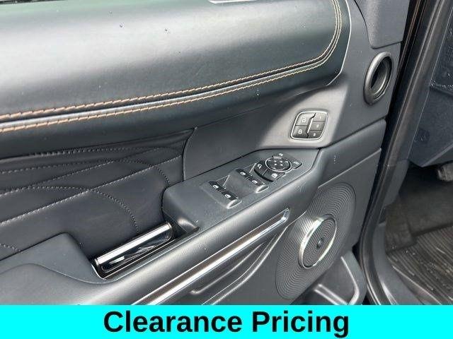 Ford Expedition Platinum 4WD 2023