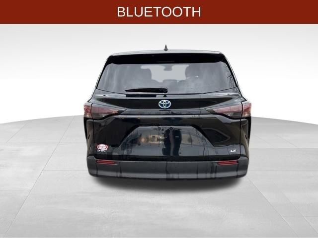 Toyota Sienna LE 8 Passenger 2025