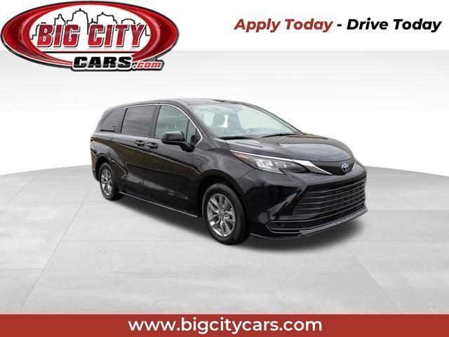 2025 Toyota Sienna LE 8 Passenger