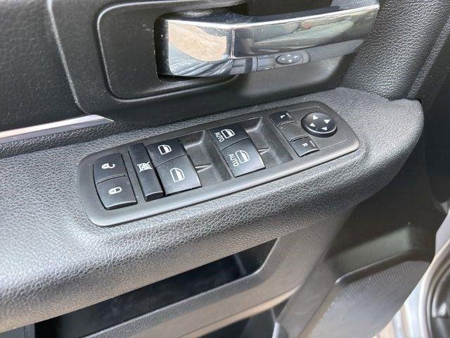 RAM 1500 SLT Quad Cab 4WD 2021