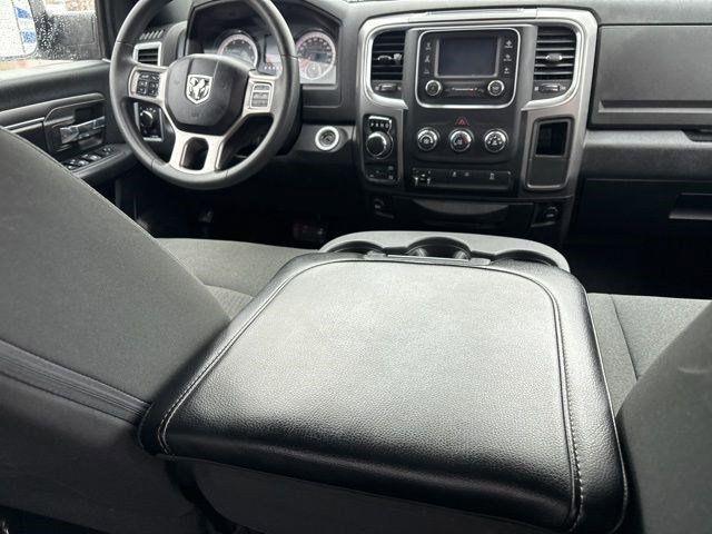 RAM 1500 SLT Quad Cab 4WD 2021