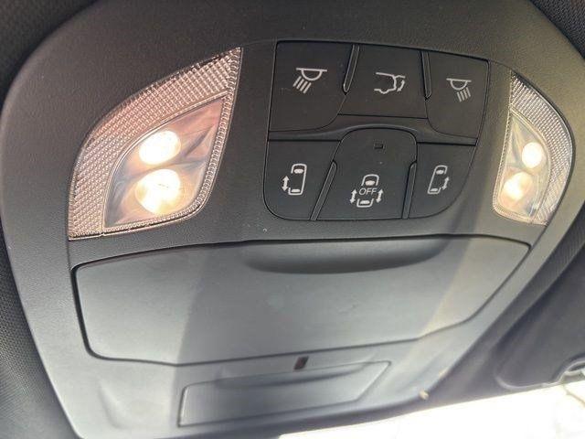 Chrysler Pacifica Select 2025