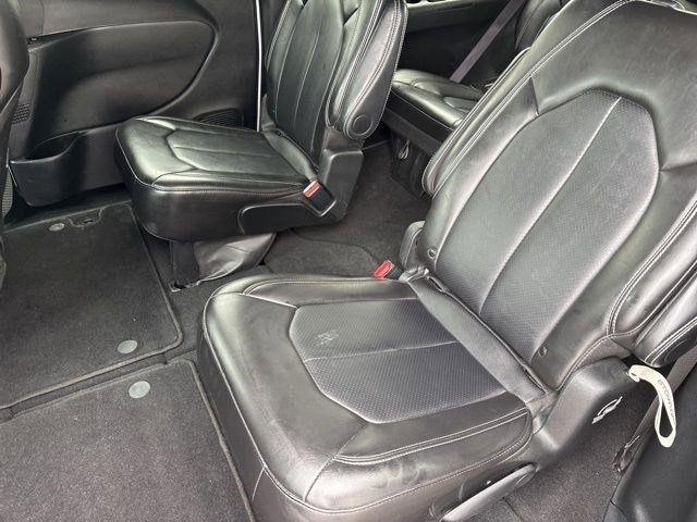 Chrysler Pacifica Select 2025