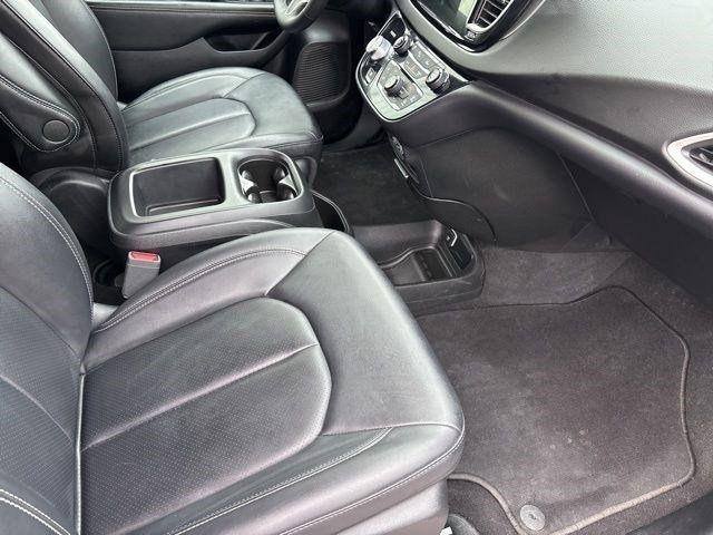 Chrysler Pacifica Select 2025