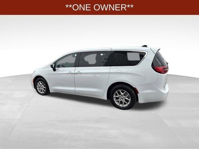 Chrysler Pacifica Select 2025