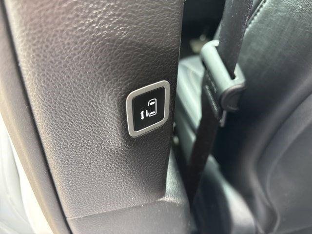 Chrysler Pacifica Select 2025