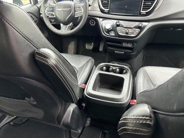 Chrysler Pacifica Select 2025