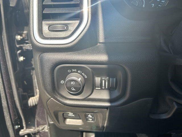 RAM 1500 Laramie Crew Cab SWB 4WD 2019