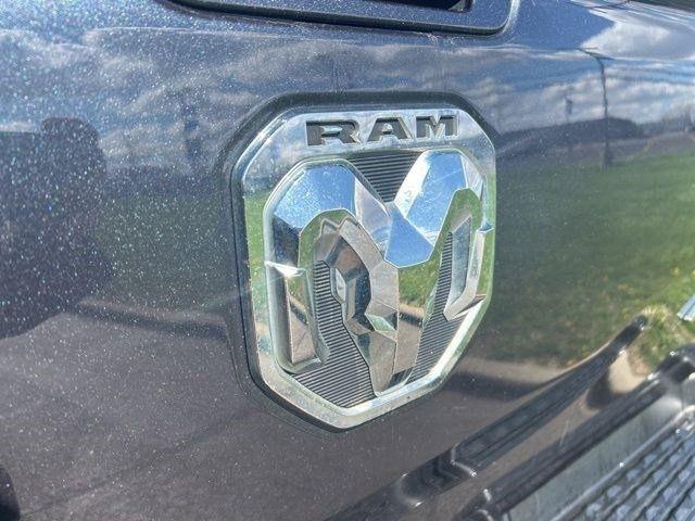 RAM 1500 Laramie Crew Cab SWB 4WD 2019