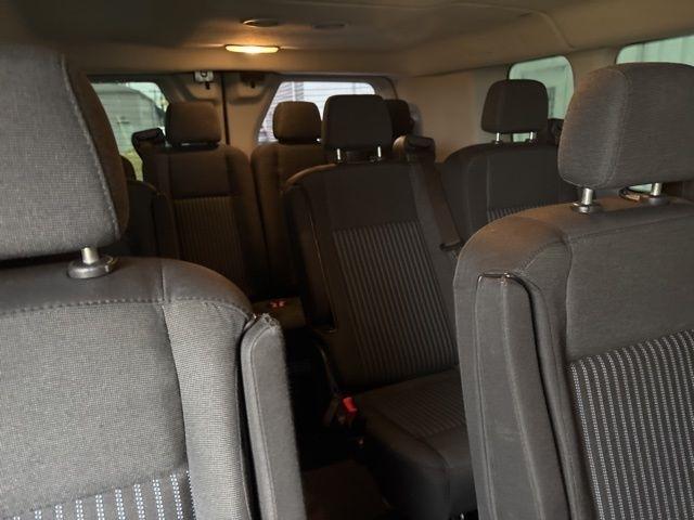 Ford Transit 350 Wagon Low Roof XLT w/Sliding Pass. 148-in. WB 2017