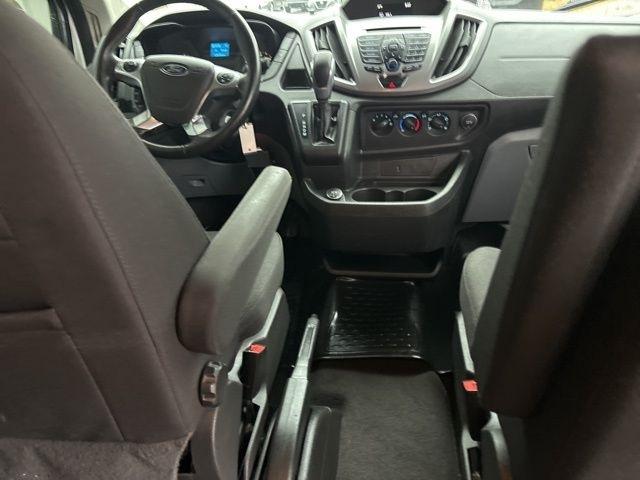 Ford Transit 350 Wagon Low Roof XLT w/Sliding Pass. 148-in. WB 2017