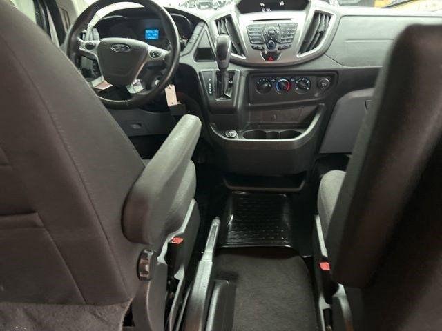 Ford Transit 350 Wagon Low Roof XLT w/Sliding Pass. 148-in. WB 2017